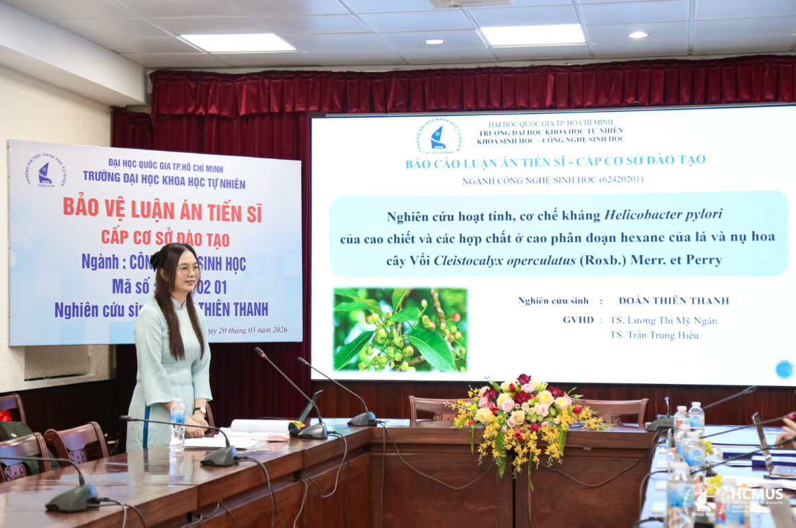 IMG_2826 NCS Đoàn Thiên Thanh bảo vệ thành công luận án tiến sĩ về hoạt tính kháng Helicobacter pylori từ cây Vối