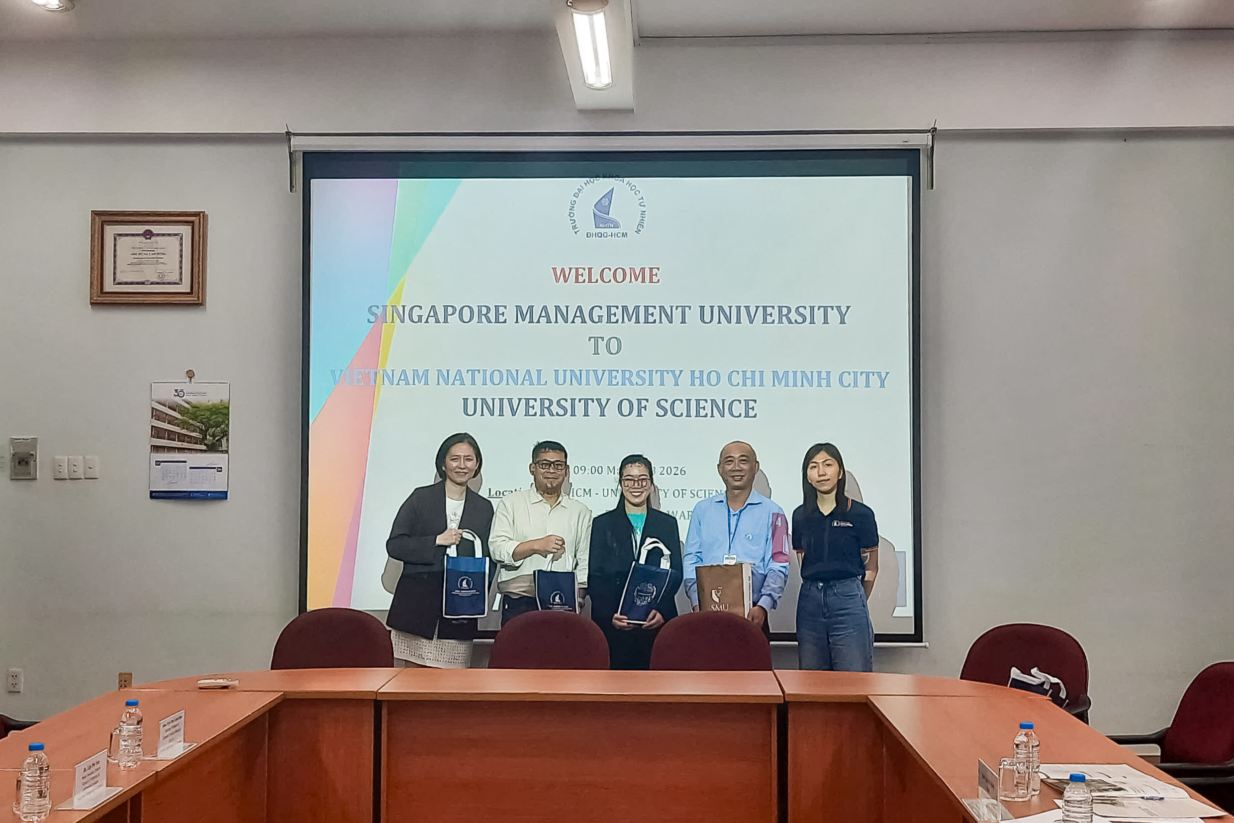 Hợp tác đào tạo và cập nhật xu hướng an ninh mạng ứng dụng AI cùng Singapore Management University (SMU)