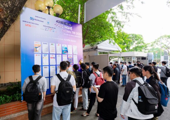 Ngày hội việc làm Khoa Công nghệ thông tin: Cầu nối cho hành trình nghề nghiệp