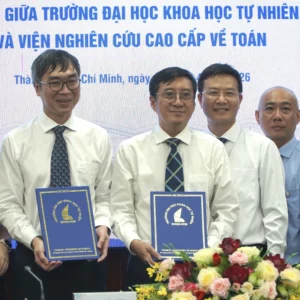 Học bổng được đích thân GS Ngô Bảo Châu “cầm cân nảy mực” có gì đặc biệt?