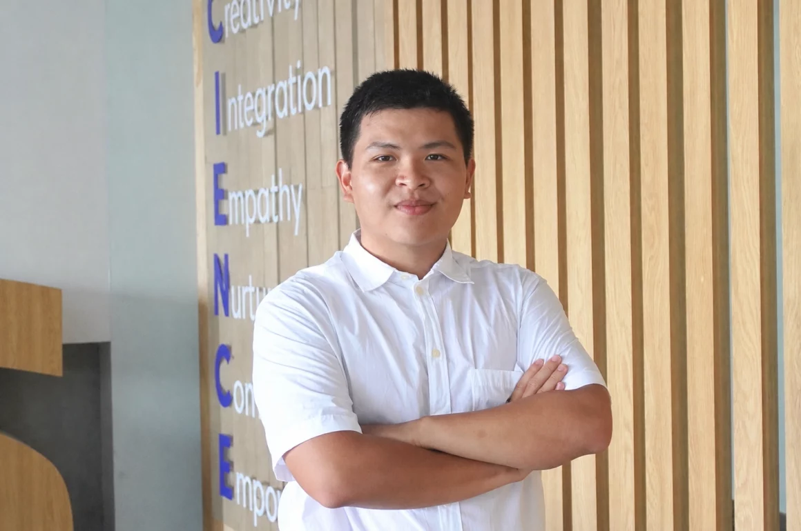 Nam sinh 22 tuổi giành học bổng tiến sĩ đại học top 7 Mỹ