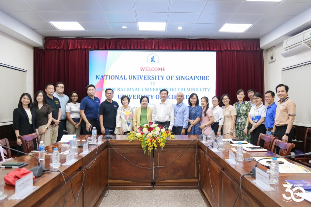 Trao đổi hợp tác học thuật giữa Trường Đại học Khoa học tự nhiên, ĐHQG-HCM và National University of Singapore