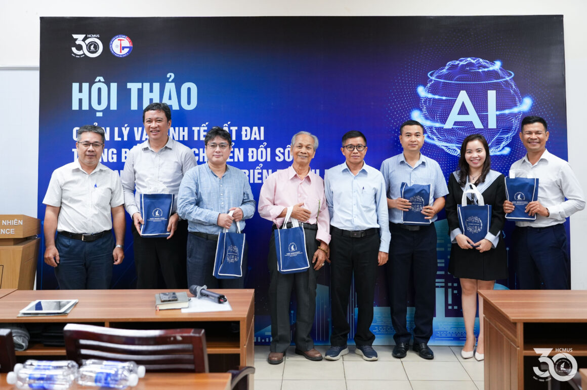 Khoa Địa chất tổ chức Hội thảo “Quản lý và Kinh tế đất đai trong bối cảnh chuyển đổi số, công nghệ AI và phát triển đô thị bền vững”