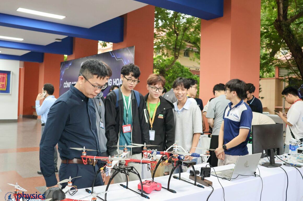 Kết nối nghiên cứu, đào tạo và doanh nghiệp trong lĩnh vực robot – tự động hóa