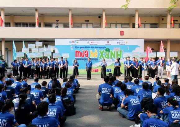 Chuyển hóa kiến thức trên giảng đường thành những hoạt động có giá trị thực tiễn tại địa phương thông qua chiến dịch tình nguyện Mùa hè xanh