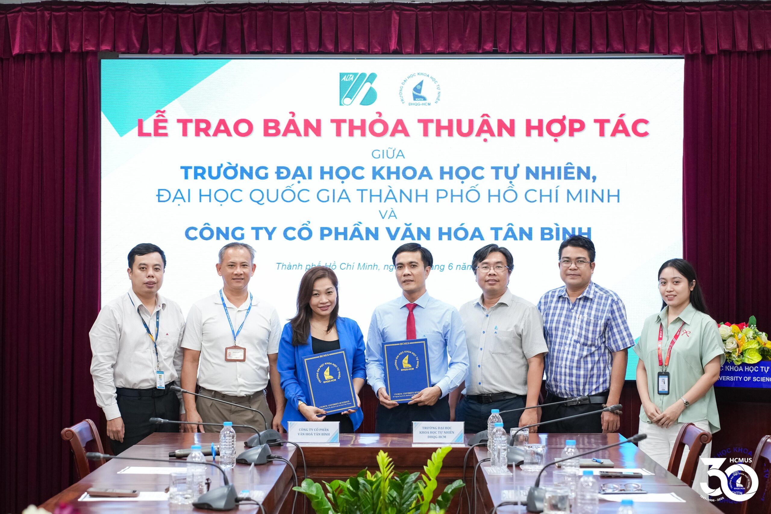 Trường Đại học Khoa học tự nhiên, ĐHQG-HCM ký kết biên bản ghi nhớ hợp tác cùng Công ty Cổ phần Văn Hóa Tân Bình (ALTA Group)