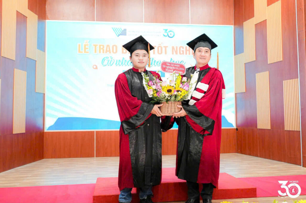 Nam sinh tốt nghiệp xuất sắc ngành Toán học: Theo đuổi vẻ đẹp của Toán học bằng tinh thần không ngừng khám phá