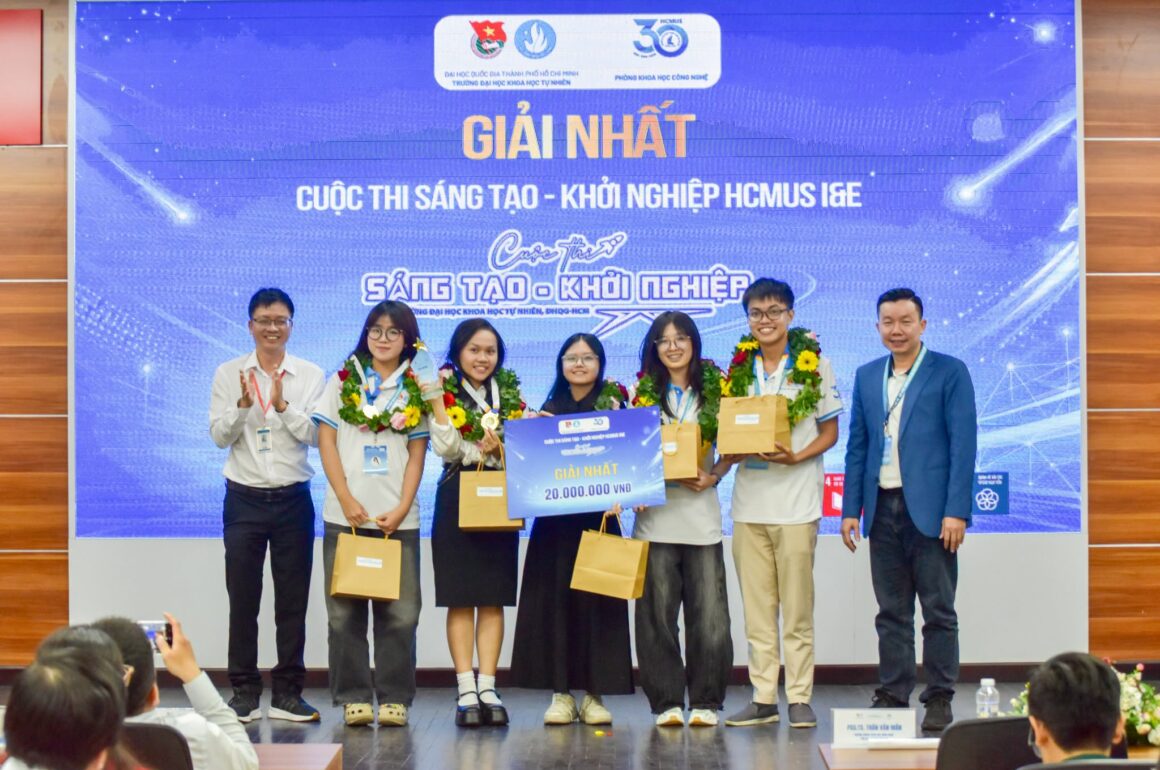 759699100_4303653999778119_1481381106094370810_n Từ ý tưởng nghiên cứu đến cơ hội phát triển thực tiễn tại Cuộc thi Sáng tạo – Khởi nghiệp HCMUS I&E 2025-2026