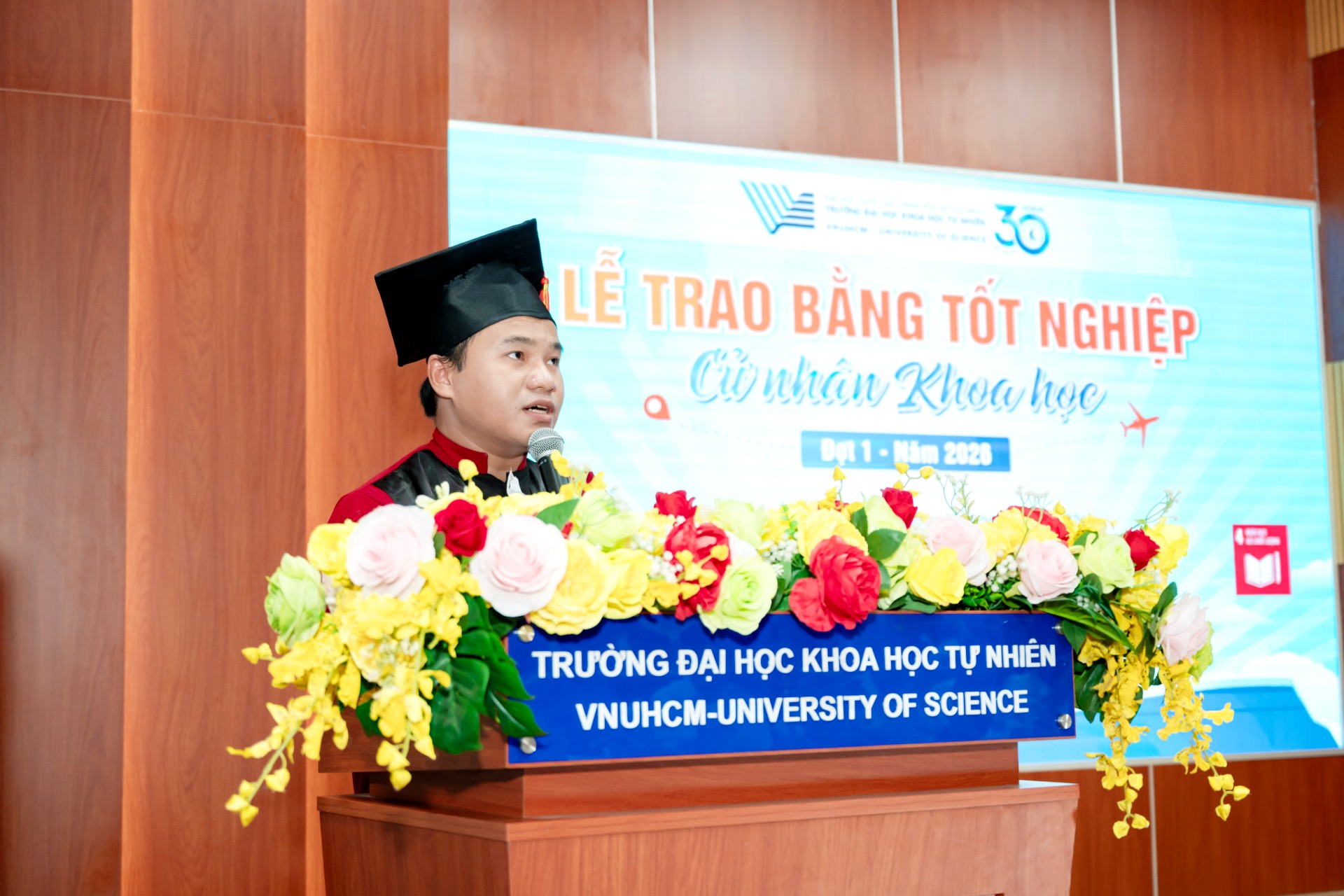Nam sinh tốt nghiệp xuất sắc ngành Toán học: Theo đuổi vẻ đẹp của Toán học bằng tinh thần không ngừng khám phá