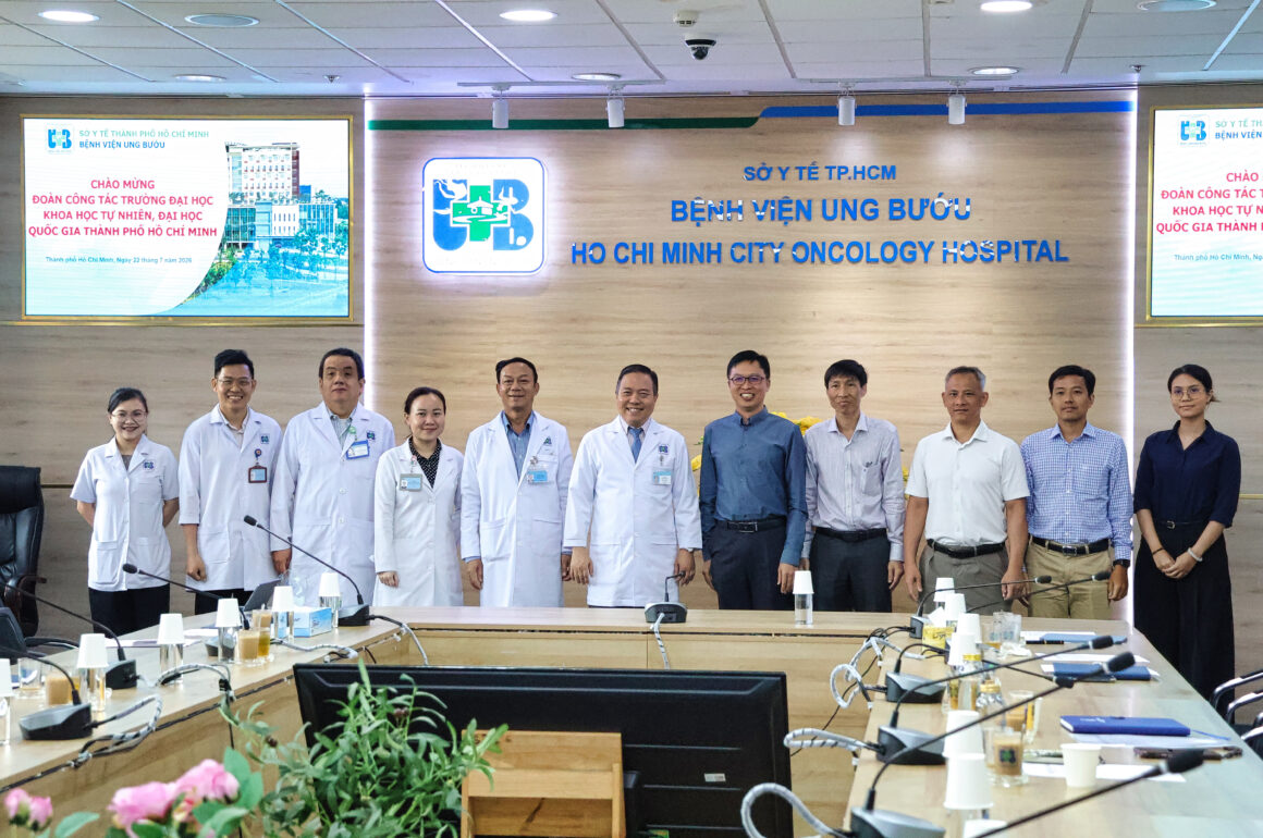 Tăng cường kết nối đào tạo và nghiên cứu giữa Trường Đại học Khoa học tự nhiên, ĐHQG-HCM và Bệnh viện Ung Bướu TP.HCM