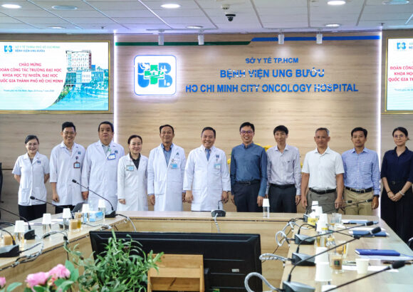 Tăng cường kết nối đào tạo và nghiên cứu giữa Trường Đại học Khoa học tự nhiên, ĐHQG-HCM và Bệnh viện Ung Bướu TP.HCM