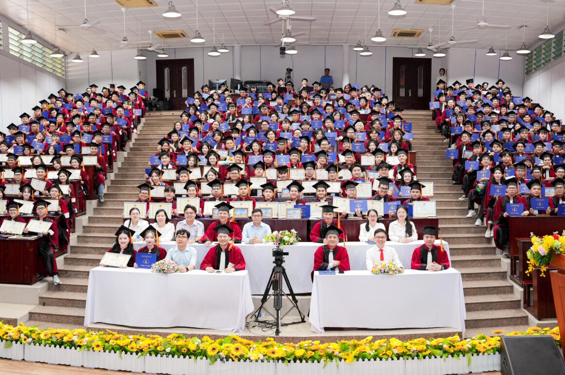 833 tân cử nhân Trường Đại học Khoa học tự nhiên, ĐHQG-HCM bước vào hành trình mới