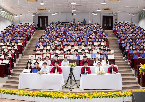 Trường Đại học Khoa học tự nhiên, ĐHQG-HCM trao bằng tốt nghiệp cho 833 tân Cử nhân Khoa học đợt 1 năm 2026