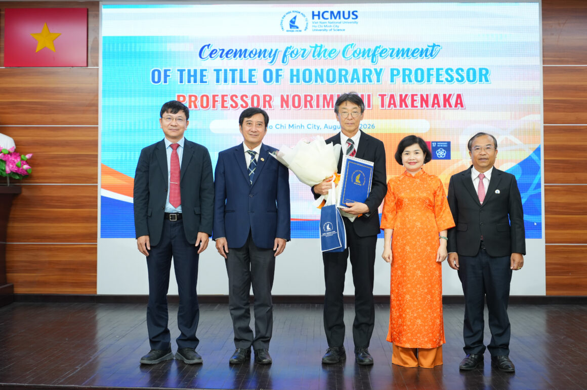 Trường Đại học Khoa học tự nhiên phong tặng danh hiệu Giáo sư danh dự cho GS.TS. Norimichi Takenaka