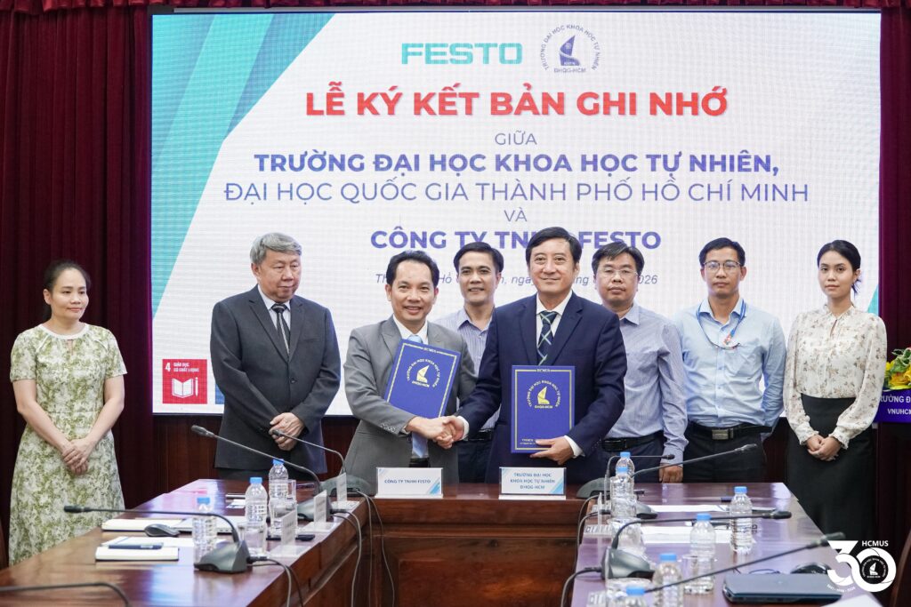 Trường Đại học Khoa học tự nhiên, ĐHQG-HCM và FESTO ký kết hợp tác trong lĩnh vực bán dẫn
