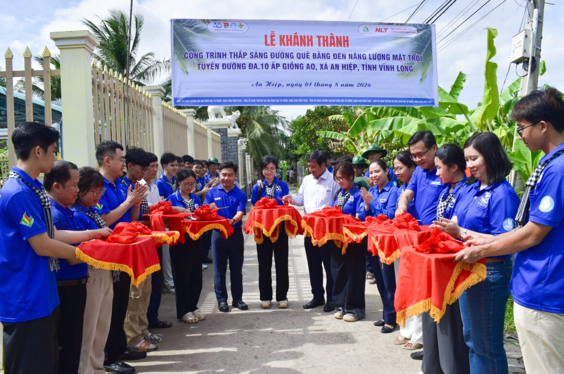 PDZ_0053 Lãnh đạo Nhà trường thăm, động viên các chiến sĩ Mùa hè xanh tại Vĩnh Long