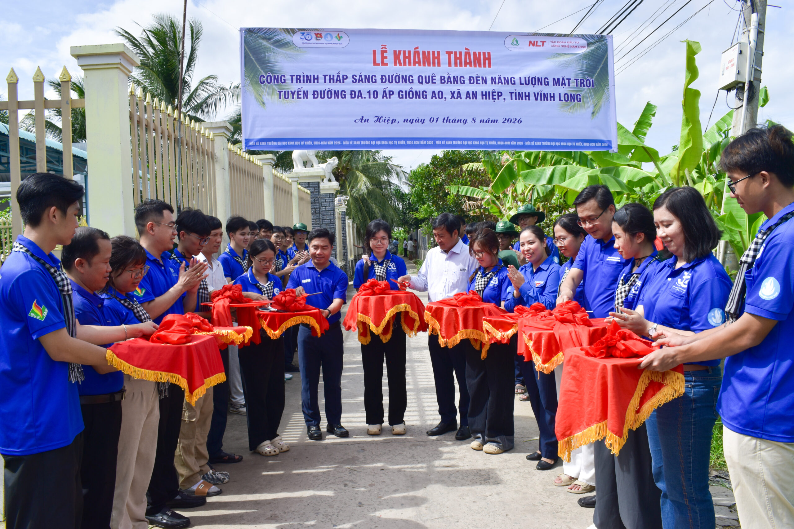 Lãnh đạo Nhà trường thăm, động viên các chiến sĩ Mùa hè xanh tại Vĩnh Long