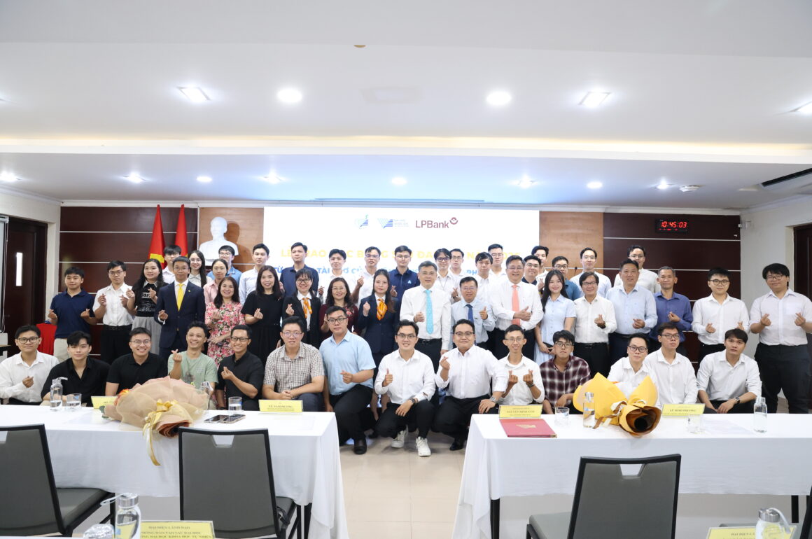 6A4A8090 Trường Đại học Khoa học tự nhiên nhận 23 suất học bổng sau đại học lĩnh vực bán dẫn, thiết kế vi mạch