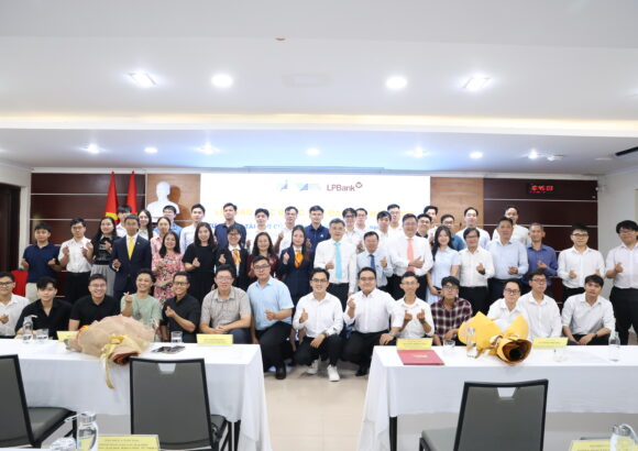 Trường Đại học Khoa học tự nhiên nhận 23 suất học bổng sau đại học lĩnh vực bán dẫn, thiết kế vi mạch