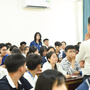 Đảng ủy Trường Đại học Khoa học tự nhiên gặp gỡ đảng viên là tân sinh viên khóa tuyển 2026