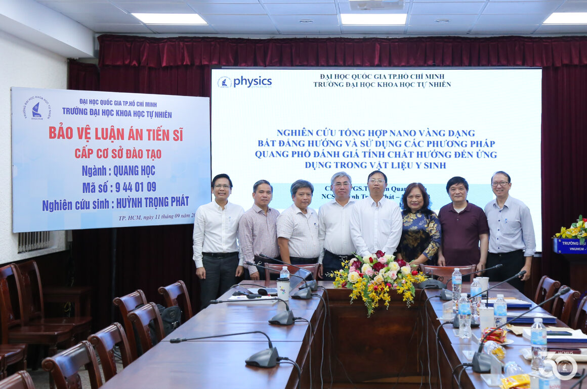IMG_0150 NCS. Huỳnh Trọng Phát bảo vệ thành công luận án tiến sĩ về vật liệu nano vàng bất đẳng hướng ứng dụng trong y sinh