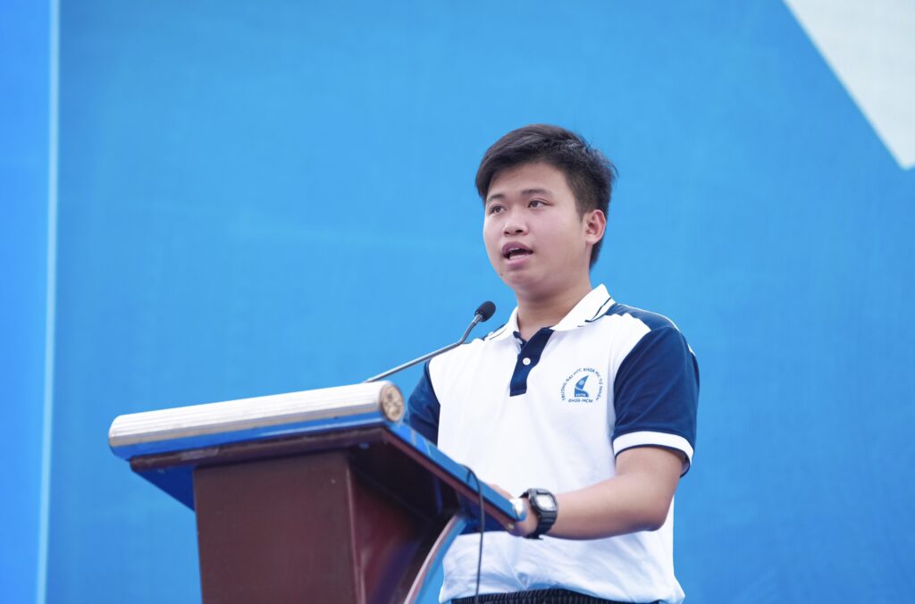 Thủ Khoa Kỳ thi Đánh giá Năng lực ĐHQG-HCM: “Một lần chưa thành công không phải là dấu chấm hết”