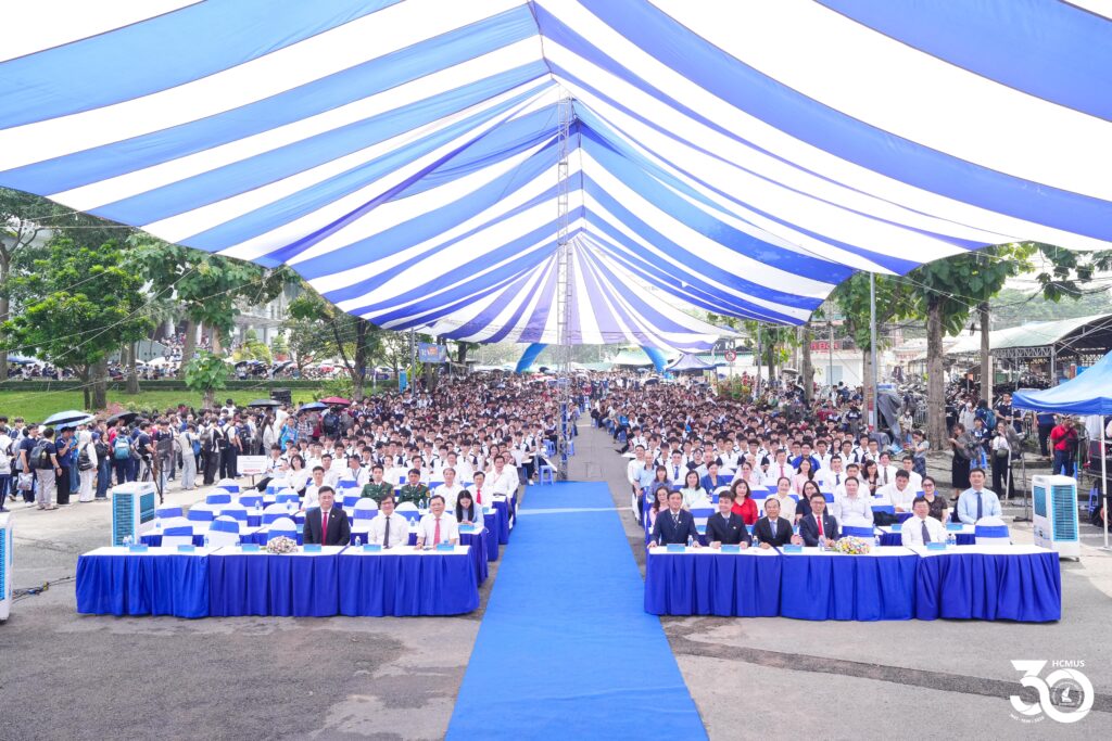 222 giải học sinh giỏi, khoa học kỹ thuật quốc gia hội tụ tại khóa tân sinh viên Trường ĐH Khoa học tự nhiên