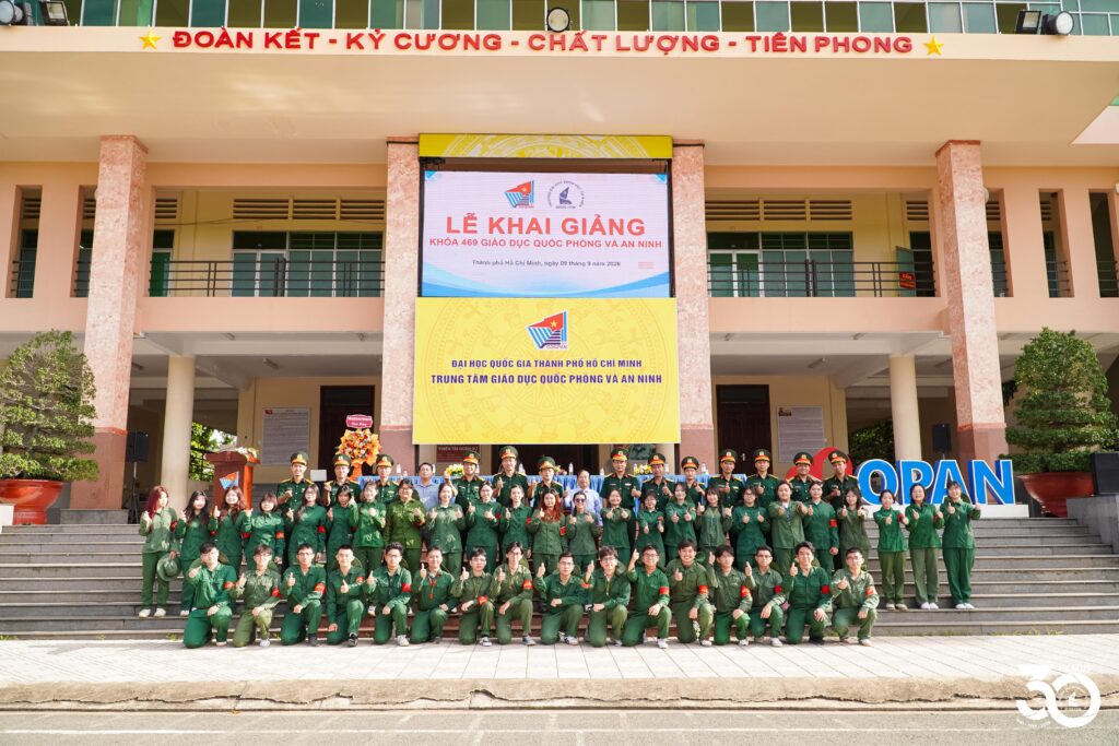 Sinh viên Trường Đại học Khoa học tự nhiên bắt đầu khóa học Giáo dục quốc phòng và an ninh Khóa 469