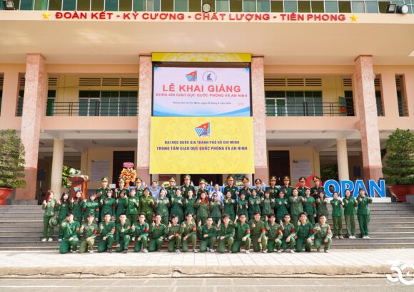 Sinh viên Trường Đại học Khoa học tự nhiên bắt đầu khóa học Giáo dục quốc phòng và an ninh Khóa 469