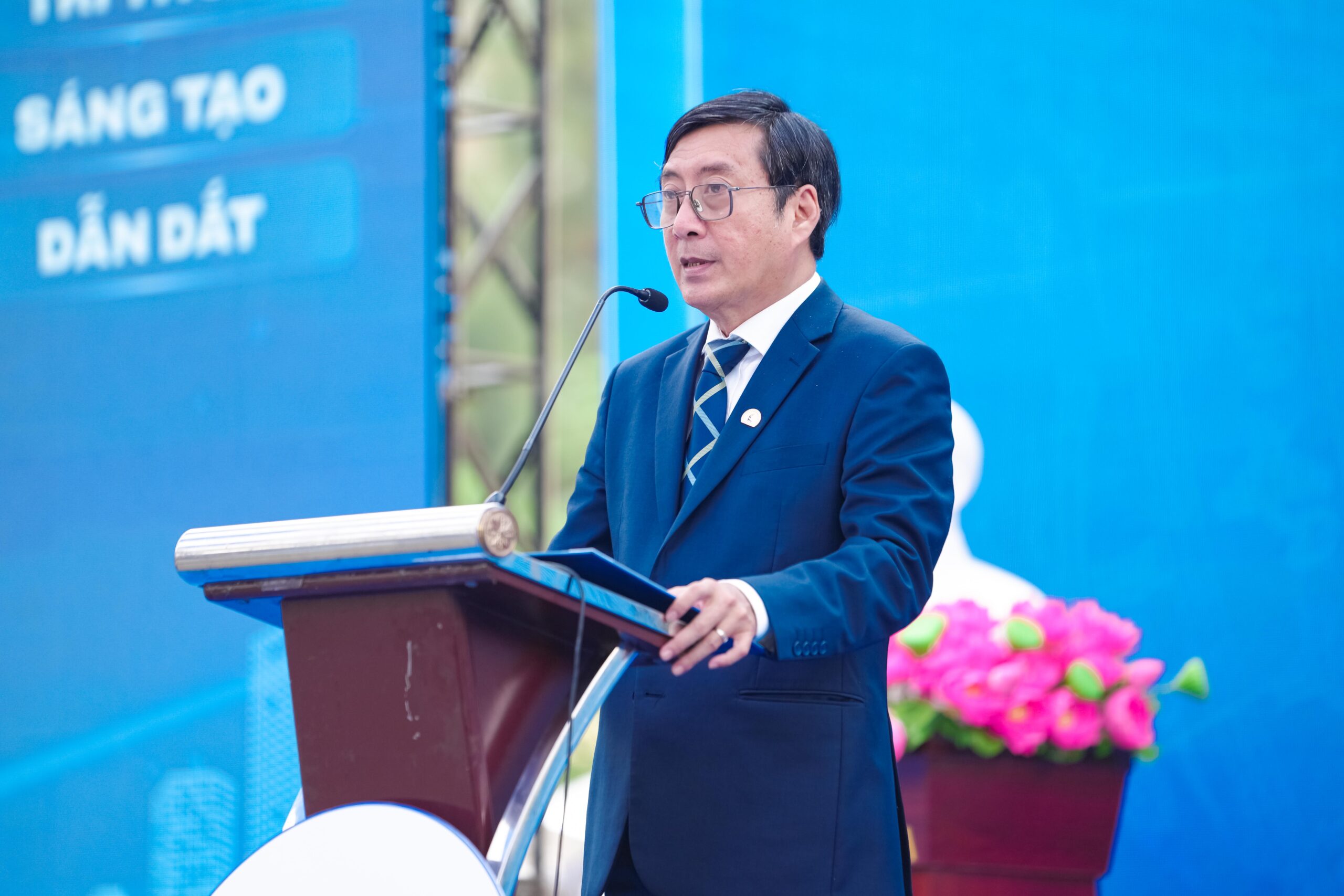 Thông điệp của Hiệu trưởng gửi tân sinh viên: Làm chủ việc học, tăng cường trải nghiệm và phụng sự cộng đồng