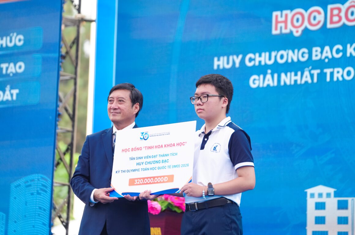 Huy chương Vàng APMO, Huy chương Bạc IMO và hành trình theo đuổi Toán lý thuyết