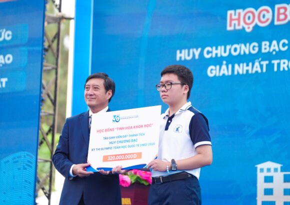 Huy chương Vàng APMO, Huy chương Bạc IMO và hành trình theo đuổi Toán lý thuyết