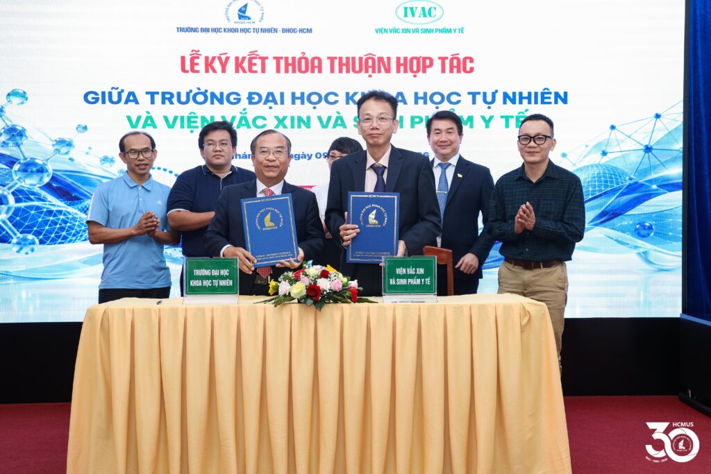 Trường Đại học Khoa học tự nhiên và IVAC hợp tác nghiên cứu, phát triển công nghệ vắc xin