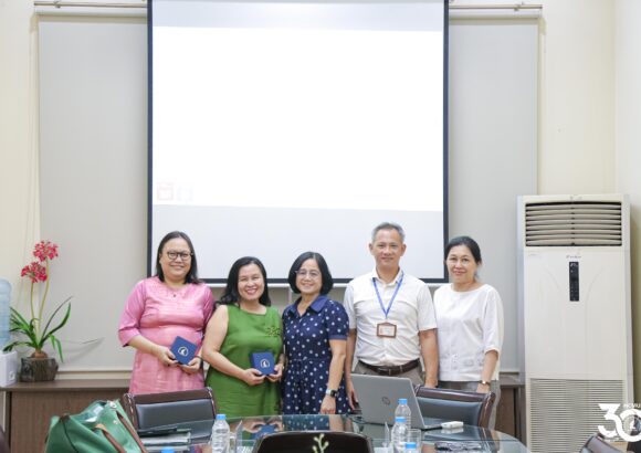 Trường Đại học Khoa học tự nhiên làm việc với Austrade về cơ hội đào tạo sau đại học và nghiên cứu tại Australia